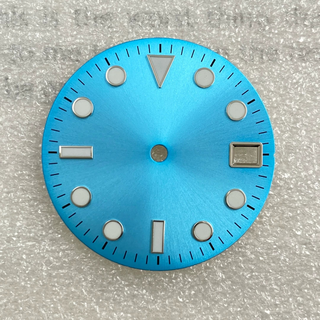 28.5mm Submariner dial water ghost modified dial, ice blue luminous no logo dial, sun pattern literally adapted to NH35 movement