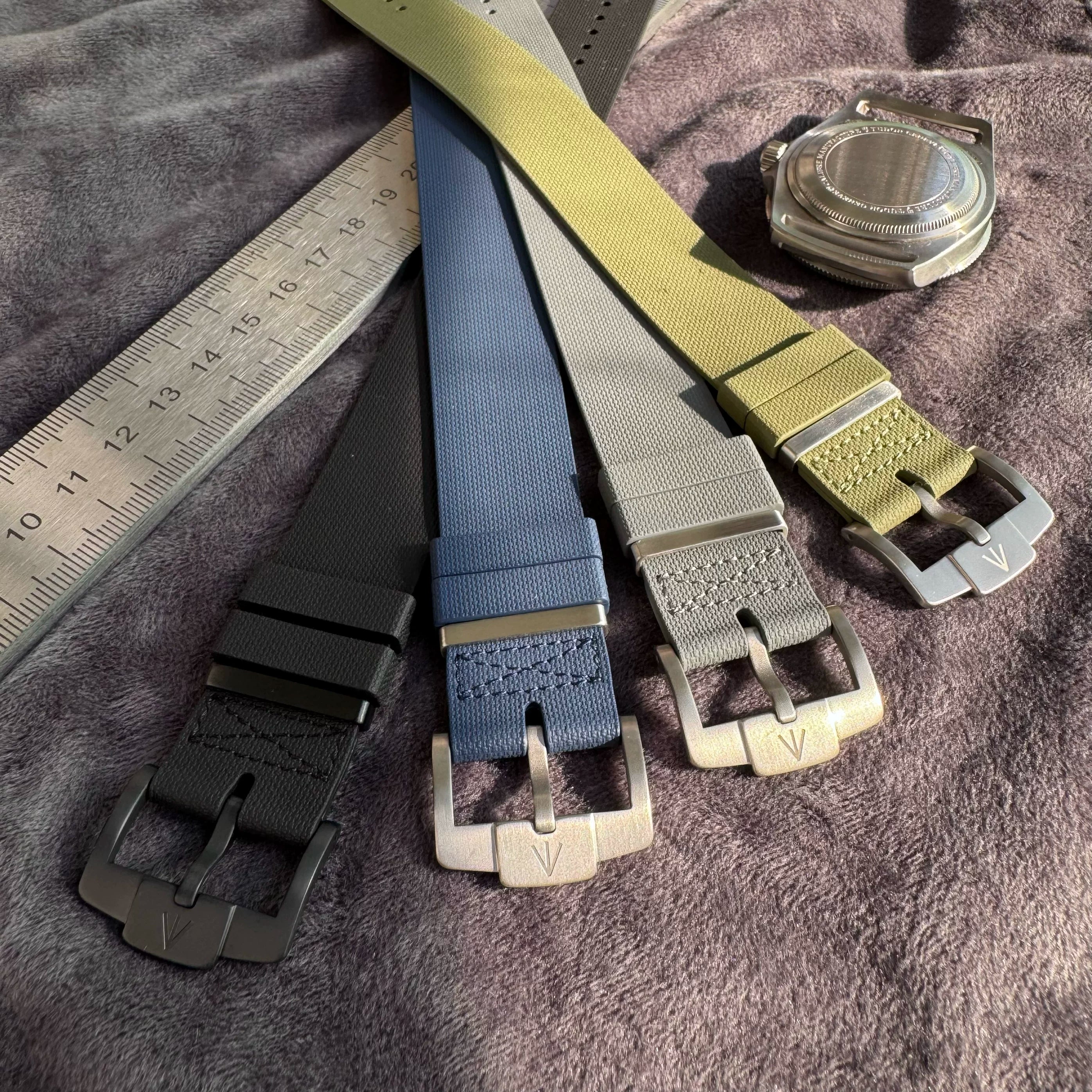 Premium FXD fluorine rubber strap 4 colors with titanium alloy pin buckle 22mm wide Nato Strap