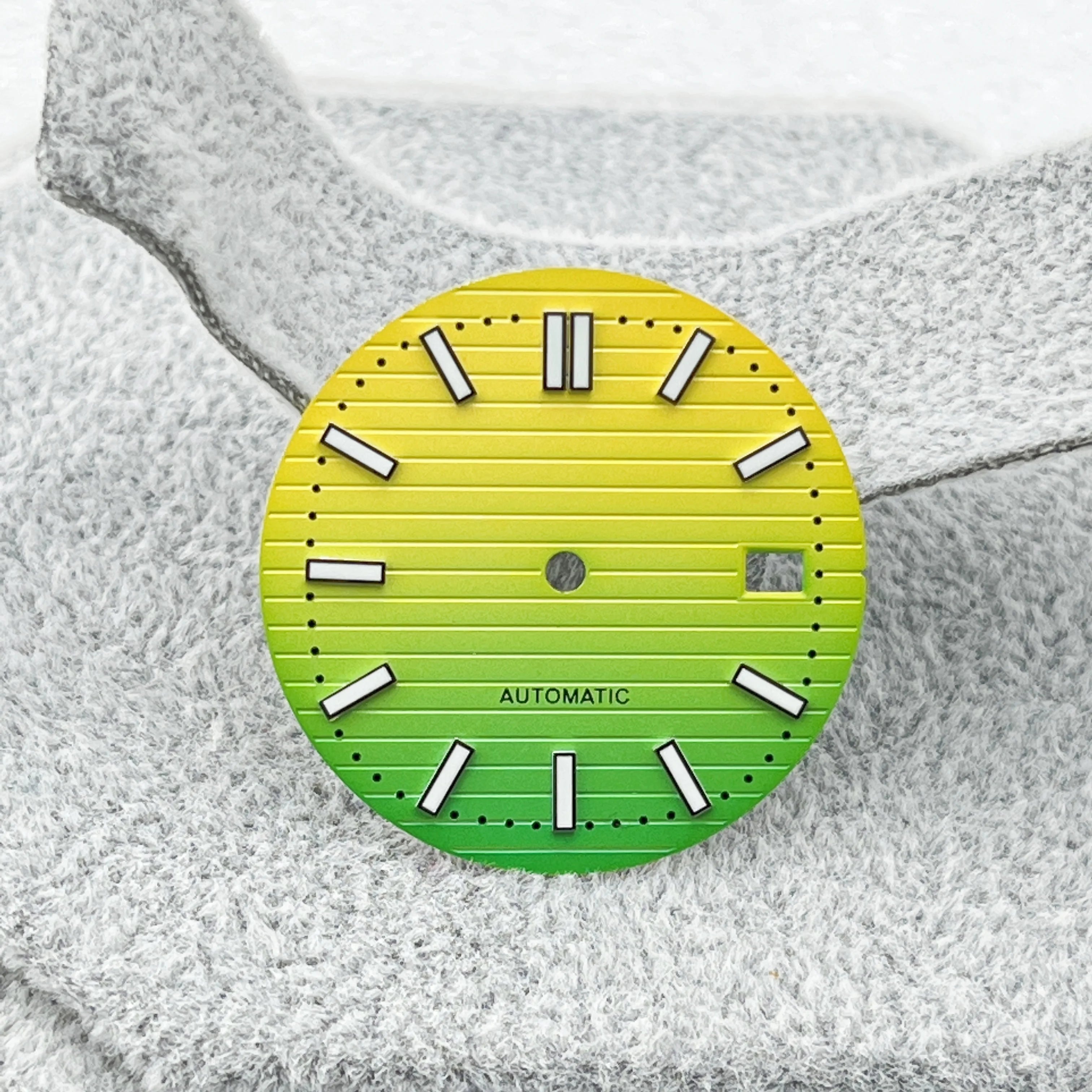 Gradient Color NH35 Watch Dial Green Luminous 30.5mm Watch Faces with Single Calendar Date Watch Accessories for NH35 Movement
