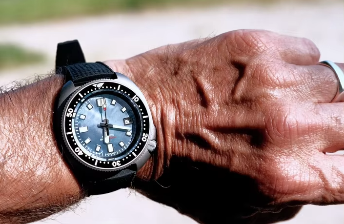 The Ultimate Customizable Titanium Dive Watch TD231