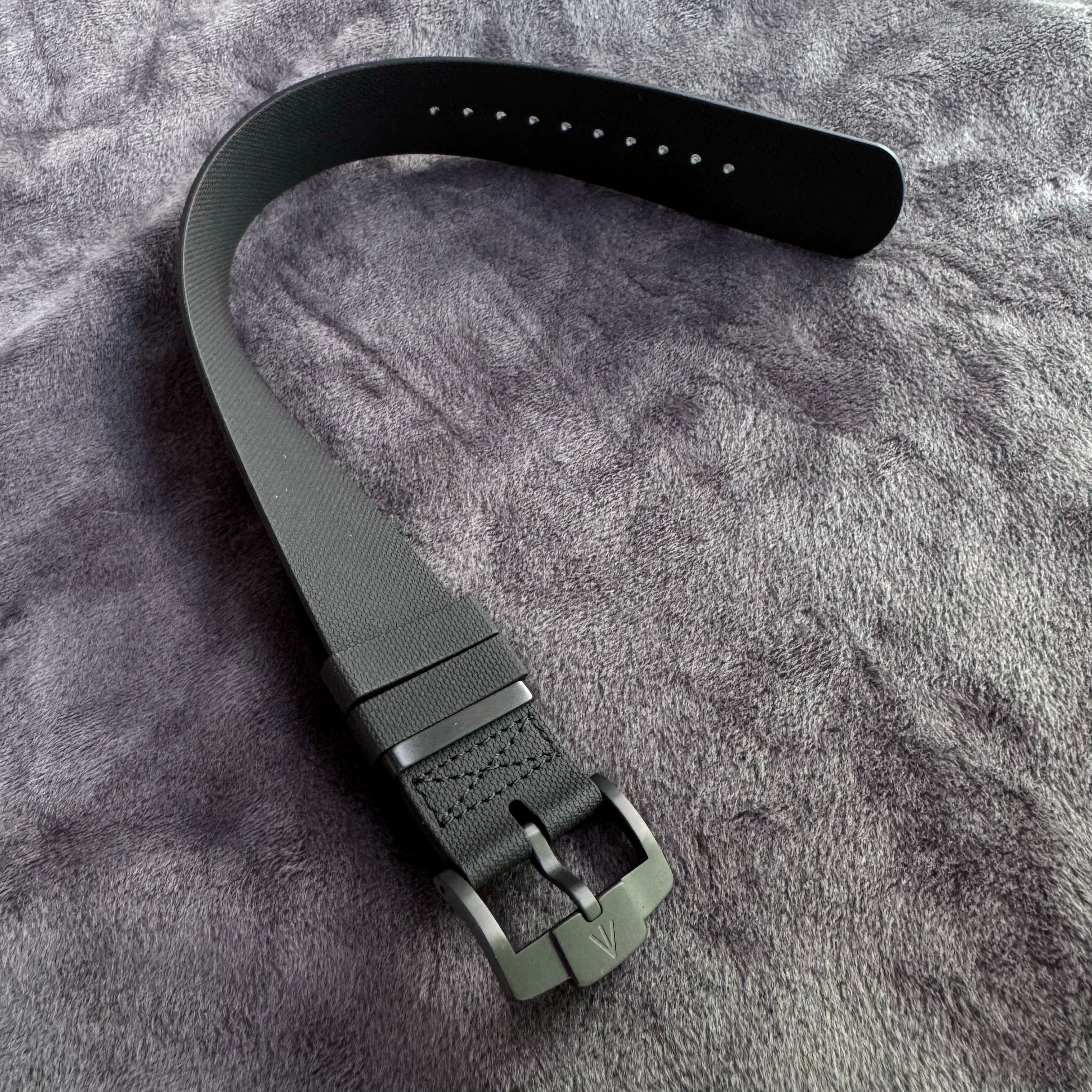 Premium FXD fluorine rubber strap 4 colors with titanium alloy pin buckle 22mm wide Nato Strap