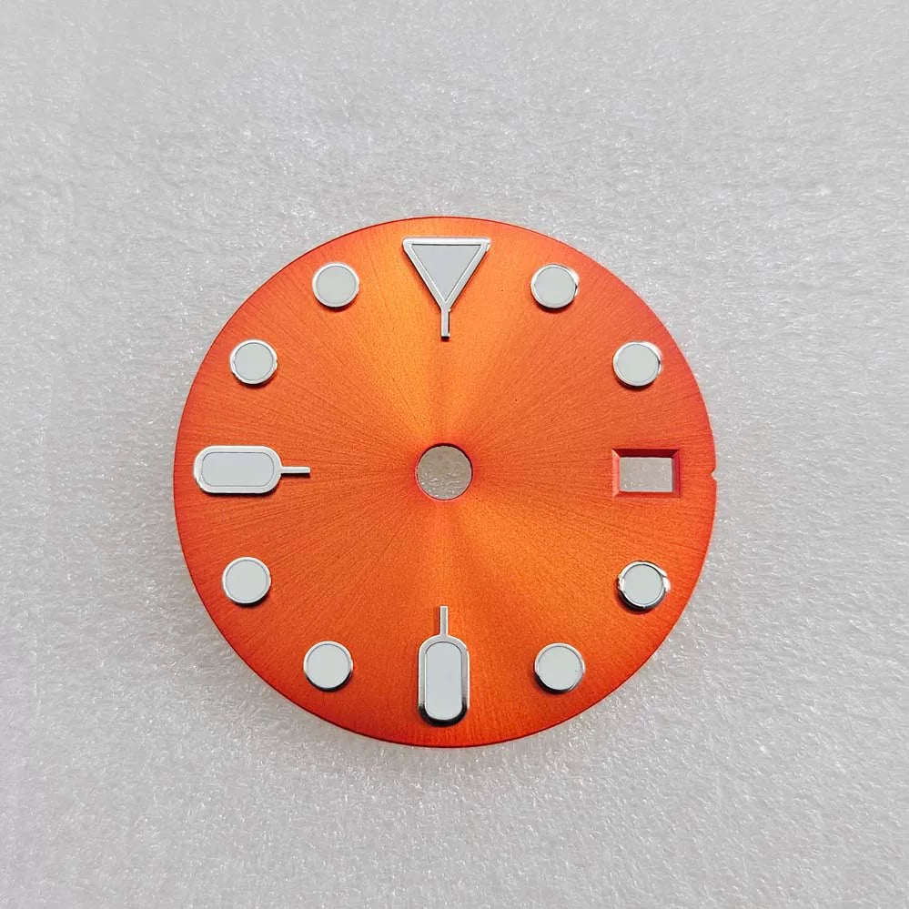 Watch dial 28.5mm green luminous no LOGO modified GMT four-hand dial, suitable for NH35 automatic Triangle Marker