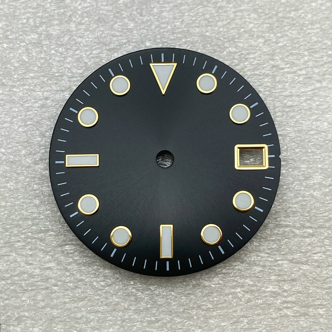 28.5mm Submariner dial water ghost modified dial, ice blue luminous no logo dial, sun pattern literally adapted to NH35 movement