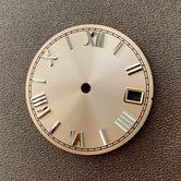 28.5mmローマンスケールウォッチダイヤル、本物のネイル加工、シングルカレンダーウィンドウ付き交換用ウォッチフェイス、NH35/NH36/4Rムーブメント用